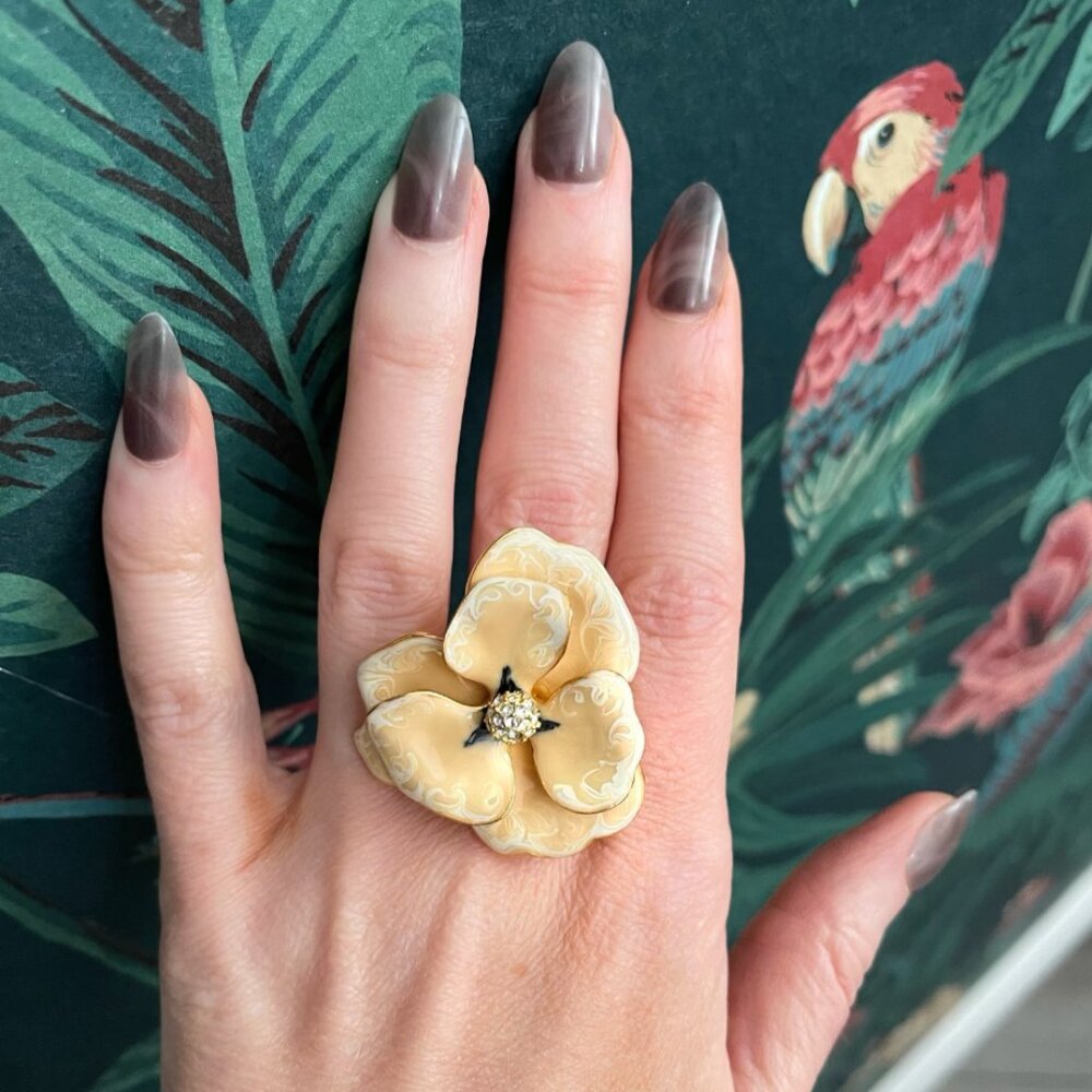 KENNETH JAY LANE Cream Flower Ring
